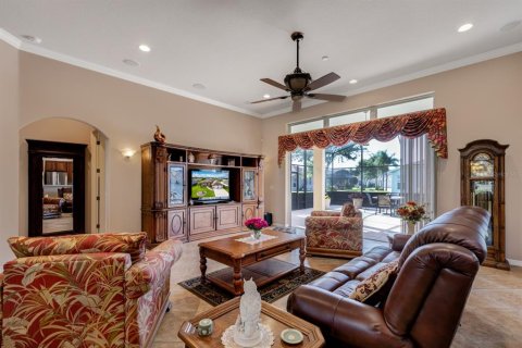 House in Leesburg, Florida 3 bedrooms, 240.9 sq.m. № 2196272 - photo 5