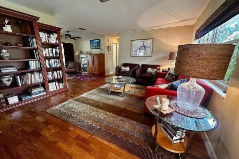 House in Largo, Florida 2 bedrooms, 189.15 sq.m. № 1853533 - photo 4