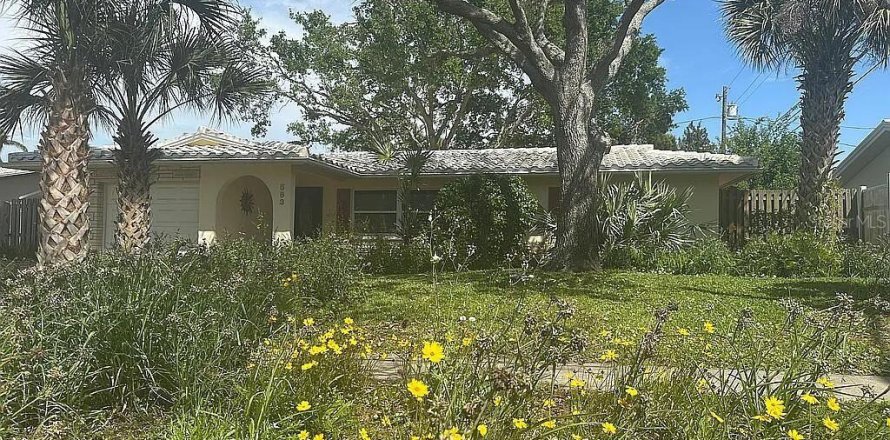 House in Largo, Florida 2 bedrooms, 189.15 sq.m. № 1853533