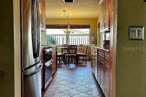 House in Largo, Florida 2 bedrooms, 189.15 sq.m. № 1853533 - photo 25