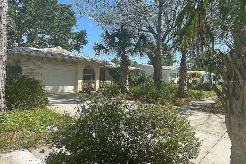 House in Largo, Florida 2 bedrooms, 189.15 sq.m. № 1853533 - photo 27