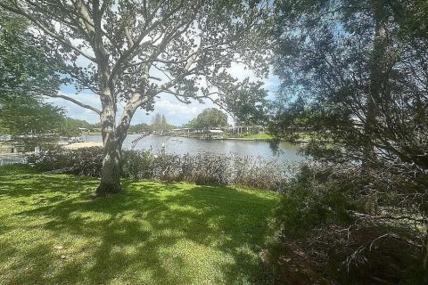 House in Largo, Florida 2 bedrooms, 189.15 sq.m. № 1853533 - photo 21
