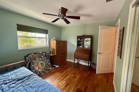 House in Largo, Florida 2 bedrooms, 189.15 sq.m. № 1853533 - photo 12