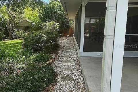 House in Largo, Florida 2 bedrooms, 189.15 sq.m. № 1853533 - photo 13