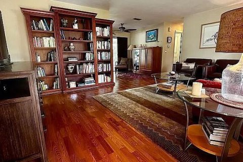 House in Largo, Florida 2 bedrooms, 189.15 sq.m. № 1853533 - photo 14