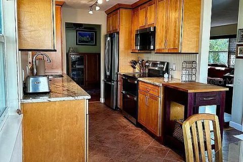 House in Largo, Florida 2 bedrooms, 189.15 sq.m. № 1853533 - photo 24