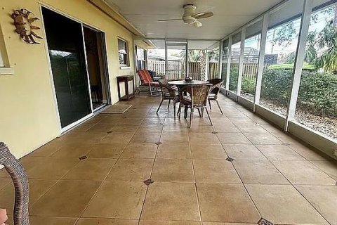 House in Largo, Florida 2 bedrooms, 189.15 sq.m. № 1853533 - photo 5