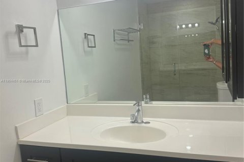 Condominio en alquiler en Miami, Florida, 3 dormitorios, 101.26 m2 № 1956497 - foto 6