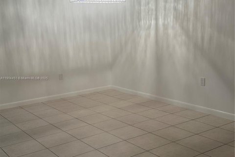 Condominio en alquiler en Miami, Florida, 3 dormitorios, 101.26 m2 № 1956497 - foto 8