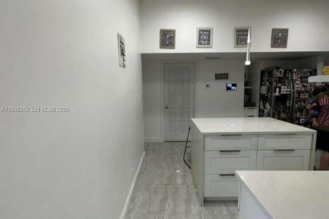 Villa ou maison à vendre à Hollywood, Floride: 4 chambres, 183.57 m2 № 1995894 - photo 5