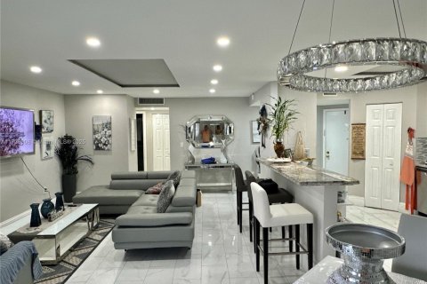 Condominio en venta en Plantation, Florida, 2 dormitorios, 104.05 m2 № 1895682 - foto 2