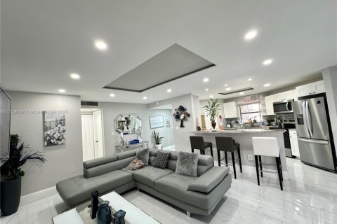 Condominio en venta en Plantation, Florida, 2 dormitorios, 104.05 m2 № 1895682 - foto 1