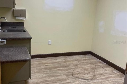 Propiedad comercial en alquiler en Saint Petersburg, Florida, 806.48 m2 № 1626061 - foto 23