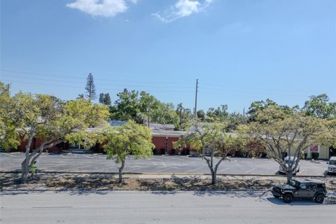 Propiedad comercial en alquiler en Saint Petersburg, Florida, 806.48 m2 № 1626061 - foto 5