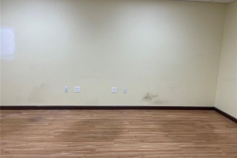 Propiedad comercial en alquiler en Saint Petersburg, Florida, 806.48 m2 № 1626061 - foto 13