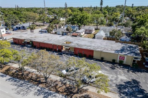 Commercial property in Saint Petersburg, Florida 806.48 sq.m. № 1626061 - photo 9