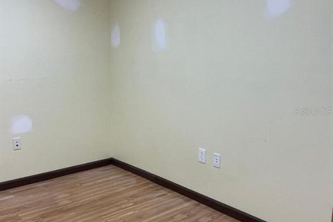 Propiedad comercial en alquiler en Saint Petersburg, Florida, 806.48 m2 № 1626061 - foto 18