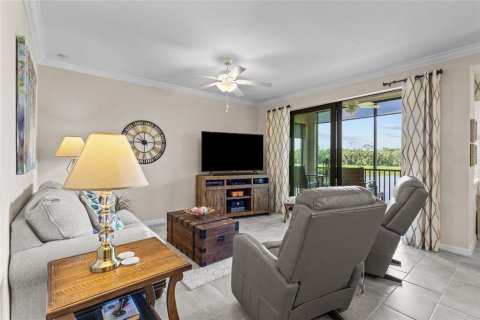 Condo in Bradenton, Florida, 2 bedrooms in LAKEWOOD NATIONAL № 2237598 - photo 8