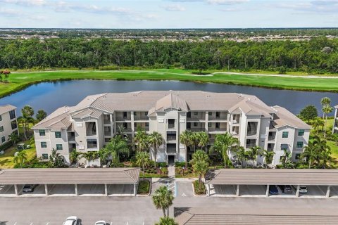 Condo in Bradenton, Florida, 2 bedrooms in LAKEWOOD NATIONAL № 2237598