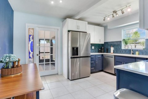 Casa en alquiler en Madeira Beach, Florida, 3 dormitorios, 95.88 m2 № 1847977 - foto 16