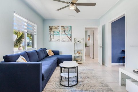 Casa en alquiler en Madeira Beach, Florida, 3 dormitorios, 95.88 m2 № 1847977 - foto 11