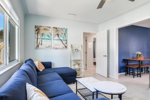 Casa en alquiler en Madeira Beach, Florida, 3 dormitorios, 95.88 m2 № 1847977 - foto 13