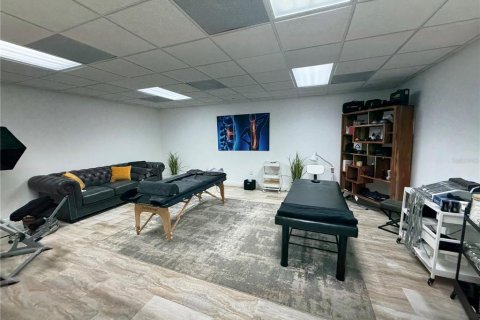 Propiedad comercial en alquiler en Orlando, Florida № 2277908 - foto 2