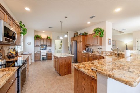 House in The Villages, Florida 3 bedrooms, 192.77 sq.m. № 2227963 - photo 30
