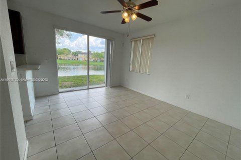 Купить таунхаус в Хомстед, Флорида 3 спальни, 132.2м2, № 2031118 - фото 6