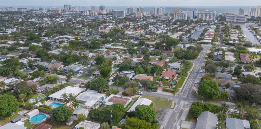House in Pompano Beach, Florida 2 bedrooms, 130.16 sq.m. № 884269