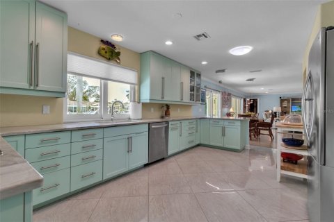 House in Longboat Key, Florida 3 bedrooms, 282.89 sq.m. № 2215010 - photo 24