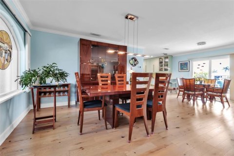 House in Longboat Key, Florida 3 bedrooms, 282.89 sq.m. № 2215010 - photo 21