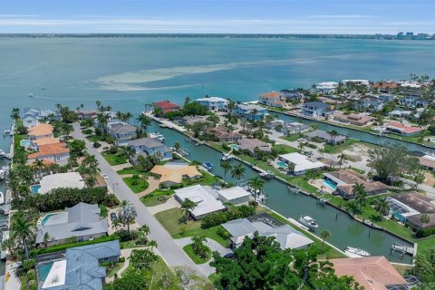 House in Longboat Key, Florida 3 bedrooms, 282.89 sq.m. № 2215010 - photo 8