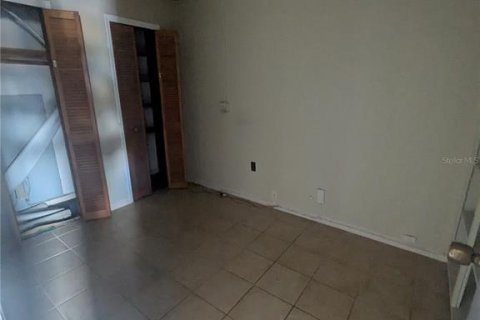 Commercial property in Apopka, Florida № 2207043 - photo 4