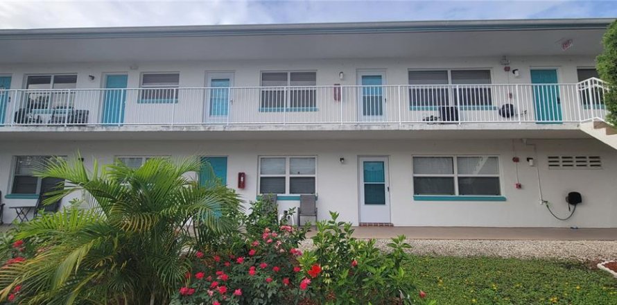 Condo in Saint Petersburg, Florida, 1 bedroom № 1775035