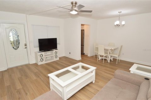 Condominio en alquiler en Saint Petersburg, Florida, 1 dormitorio, 58.06 m2 № 2095752 - foto 13