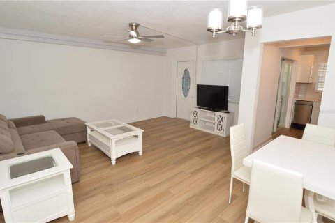 Condominio en alquiler en Saint Petersburg, Florida, 1 dormitorio, 58.06 m2 № 2095752 - foto 16