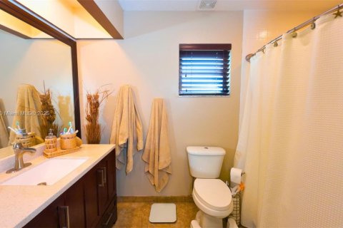 House in Homestead, Florida 3 bedrooms, 167.41 sq.m. № 1695667 - photo 14