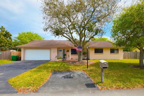 House in Homestead, Florida 3 bedrooms, 167.41 sq.m. № 1695667 - photo 27