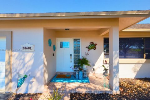 House in Homestead, Florida 3 bedrooms, 167.41 sq.m. № 1695667 - photo 28