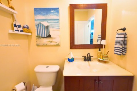 House in Homestead, Florida 3 bedrooms, 167.41 sq.m. № 1695667 - photo 20