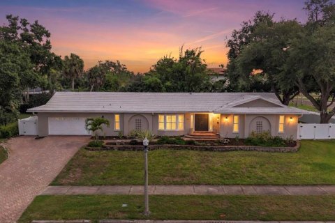 Villa ou maison à Belleair, Floride 4 chambres, 265.05 m2 № 2109719
