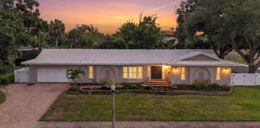 Villa ou maison à Belleair, Floride 4 chambres, 265.05 m2 № 2109719