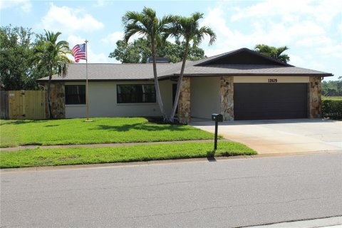 Casa en venta en Largo, Florida, 3 dormitorios, 216.65 m2 № 1619079 - foto 1