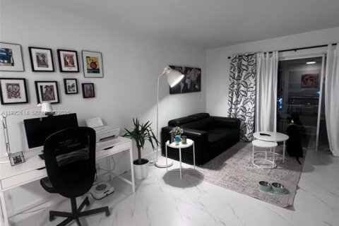 Condominio en alquiler en Oakland Park, Florida, 1 dormitorio, 55.74 m2 № 1977155 - foto 5