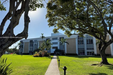 Condominio en alquiler en Oakland Park, Florida, 1 dormitorio, 55.74 m2 № 1977155 - foto 18