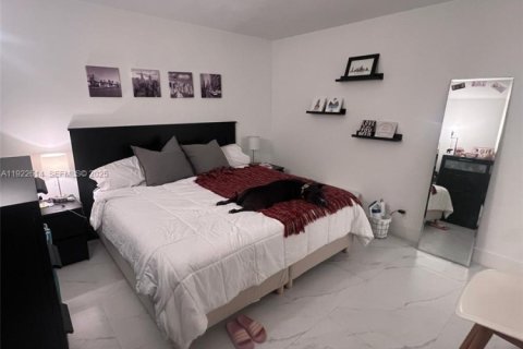Condominio en Oakland Park, Florida, 1 dormitorio  № 1977155