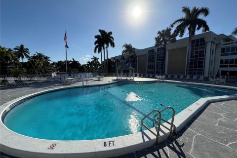 Condominio en alquiler en Oakland Park, Florida, 1 dormitorio, 55.74 m2 № 1977155 - foto 12