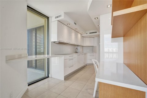 Купить кондоминиум в Авентура, Флорида 2 спальни, 117.99м2, № 1993479 - фото 20