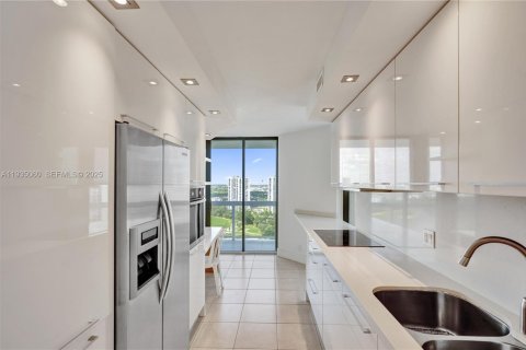 Купить кондоминиум в Авентура, Флорида 2 спальни, 117.99м2, № 1993479 - фото 2